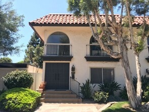 Building Photo - 4213 Loma Riviera Ln
