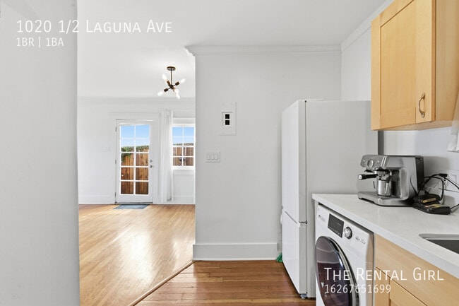 Building Photo - 1020 1/2 Laguna Ave -