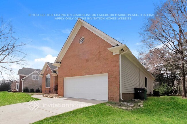 Building Photo - 11112 Ridge Oak Dr