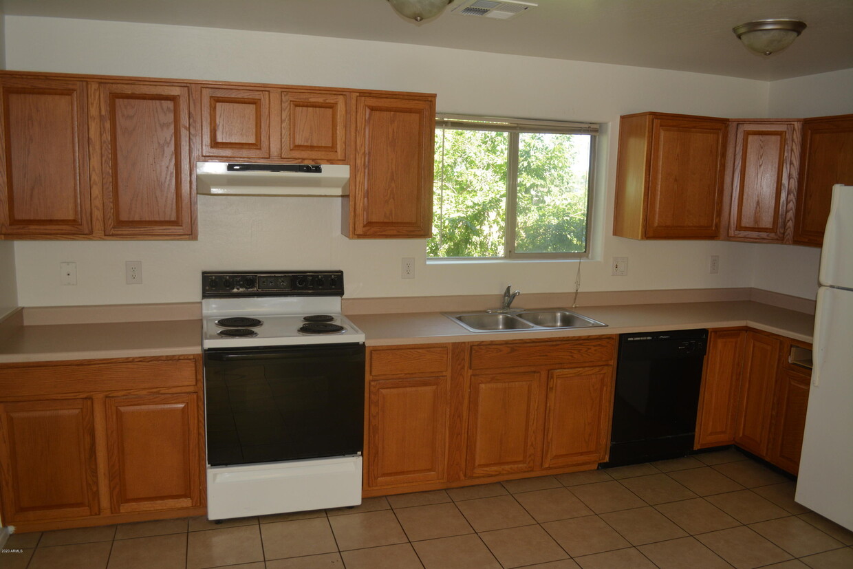 Primary Photo - 18017 N 40th Pl