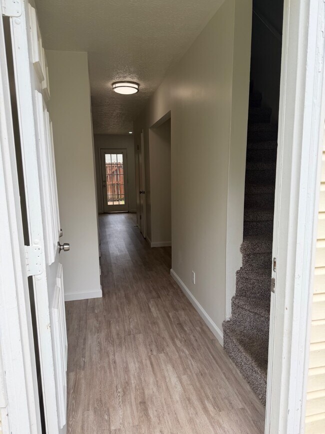 Foto del edificio - 9128 Cedarpark Ln NW