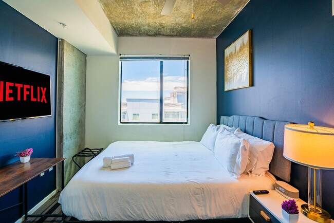 Foto del edificio - 333 E Roosevelt St