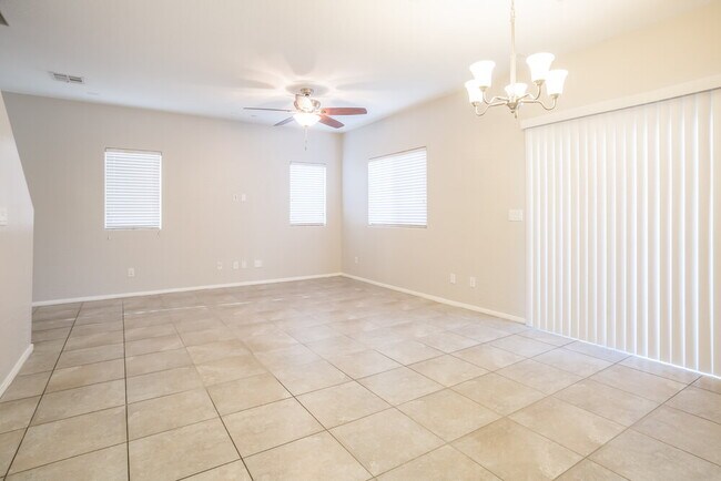 Foto del edificio - 7756 Vestibule Ct