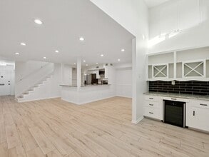 Building Photo - 1812 Saxony Ln