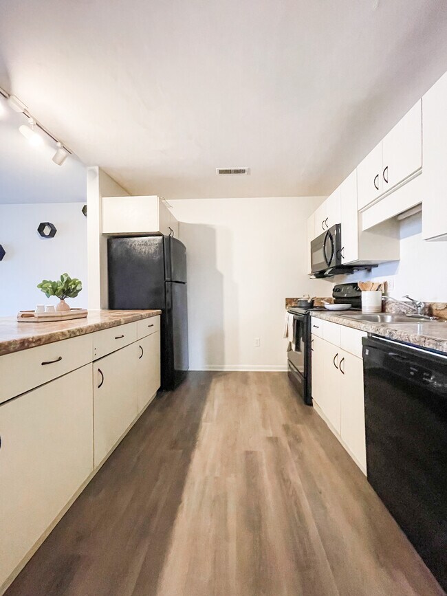 The Mill at Harrisonburg 11A South Ave Harrisonburg, VA Apartments