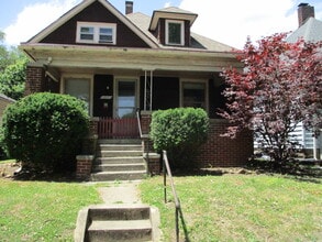 Building Photo - 331 S 18th St