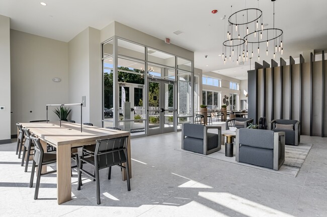 Foto del edificio - The Henry at Harms Woods