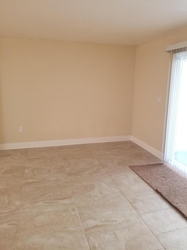 Foto del edificio - 182 Ulster Ln