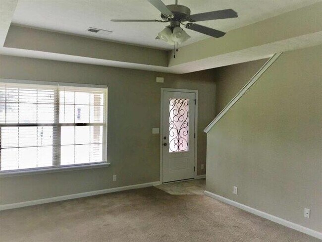 Building Photo - 225 Fairwood Way