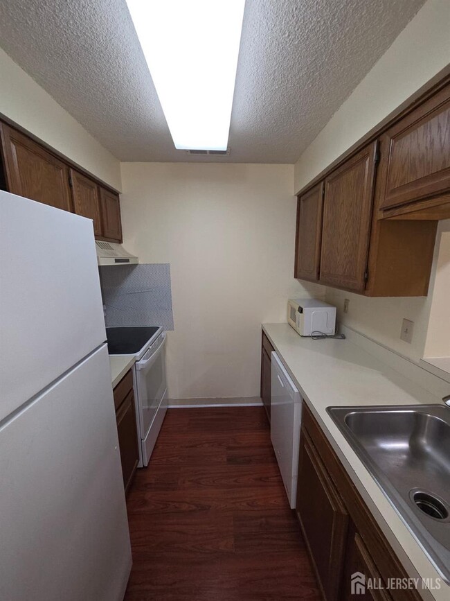 Building Photo - 5012 Ravens Crest Dr