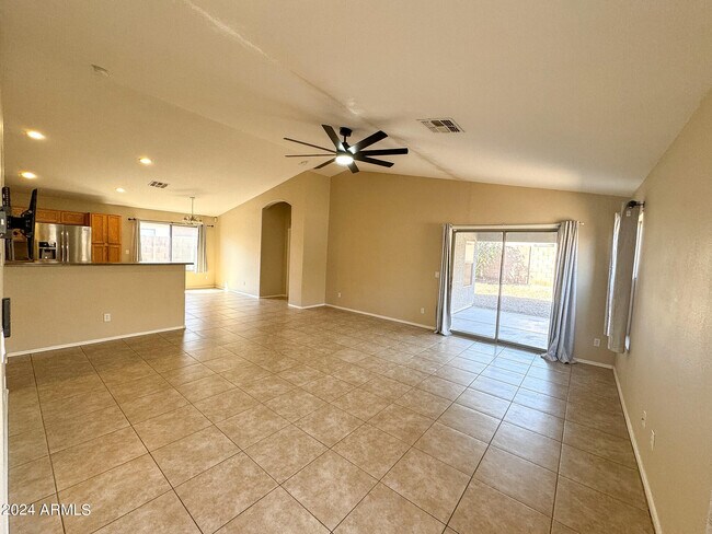 Building Photo - 12526 W Coldwater Springs Blvd