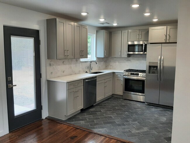 Foto del edificio - 322 S Arrington Dr