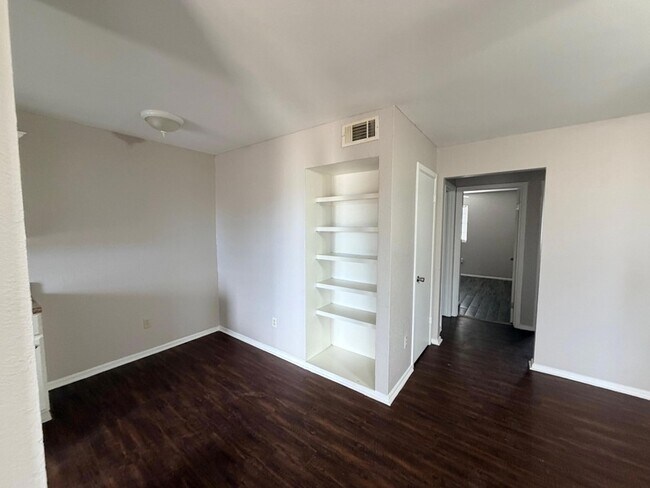 Foto del edificio - 3302 Salisbury Ave