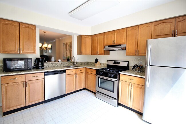 Photo - Fabulous Three Bedroom Three Level Townhome in the Heart of Kingstowne!