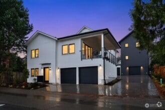 Building Photo - 2561 31st Ave W