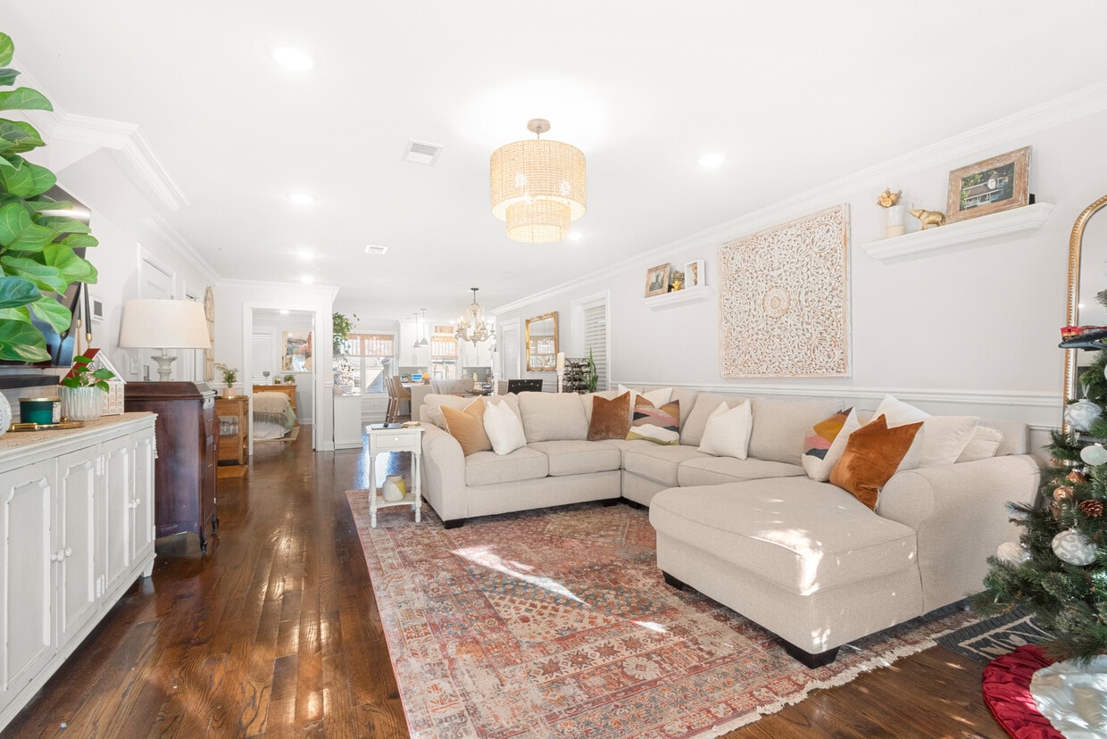 Primary Photo - 24 47th St