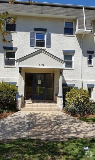 Building Photo - 6192 Greenwood Dr