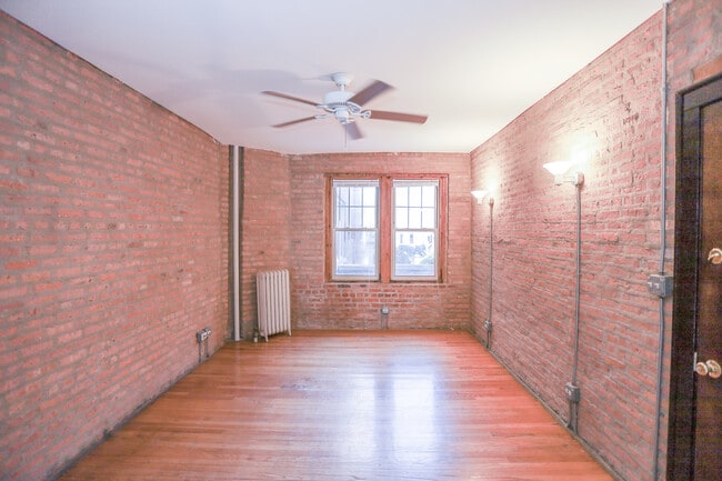 Building Photo - 1230 W Winona St