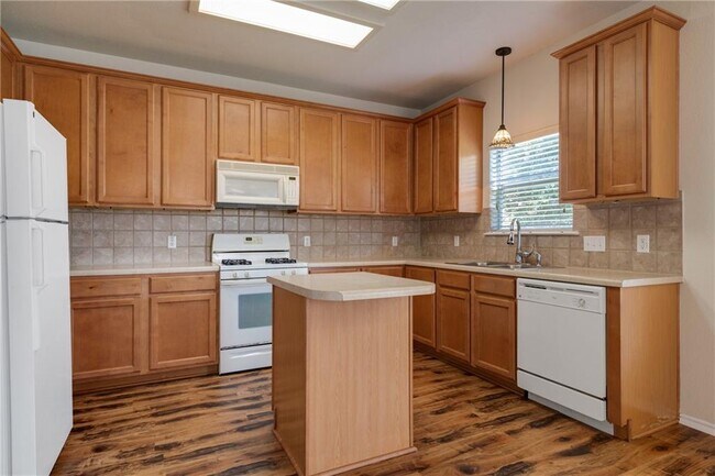 Foto del edificio - 804 Hank Aaron Ln