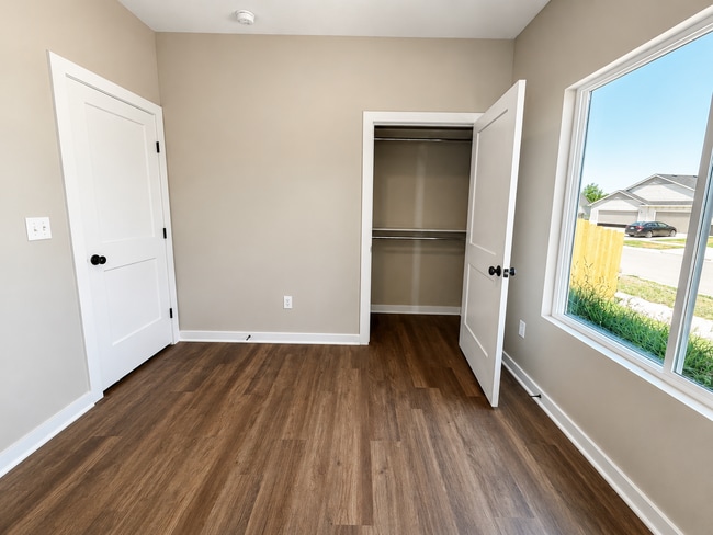 Building Photo - 803/05 Fox Ridge