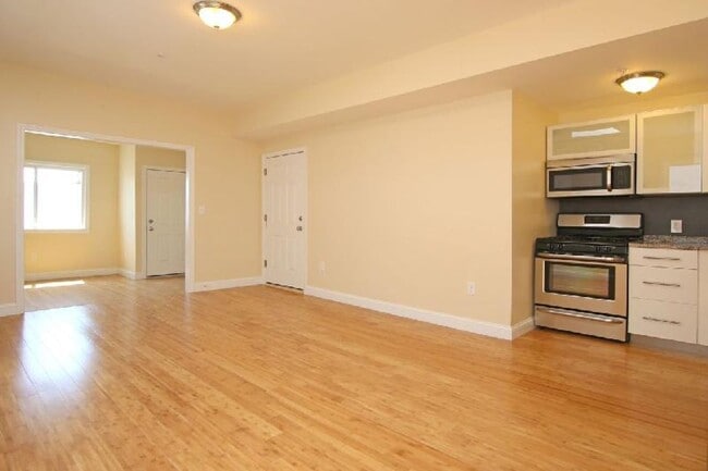 Building Photo - GORGEOUS 5 BED IN EAST BOSTON!!!