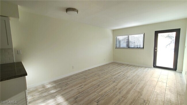 Foto del edificio - 2610 Providence St