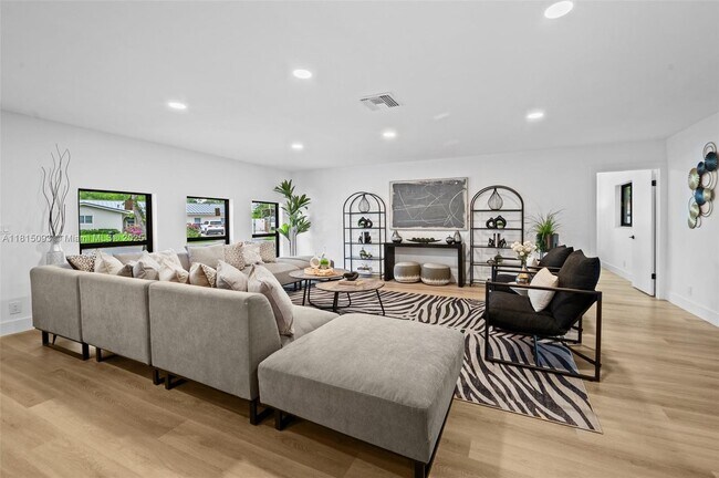 Foto del edificio - 679 SW 17th Ct