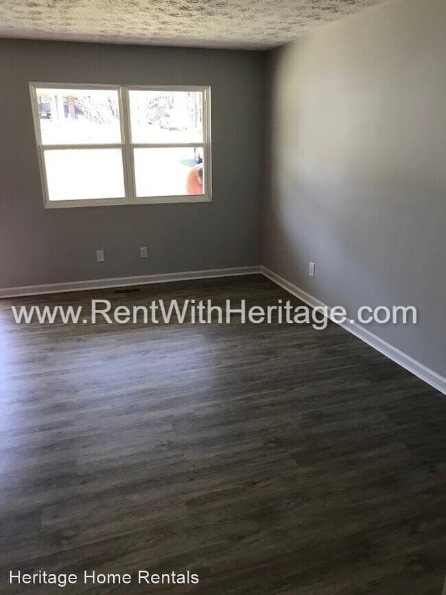 Building Photo - 2 br, 1.5 bath House - 1709 Nutmeg Street