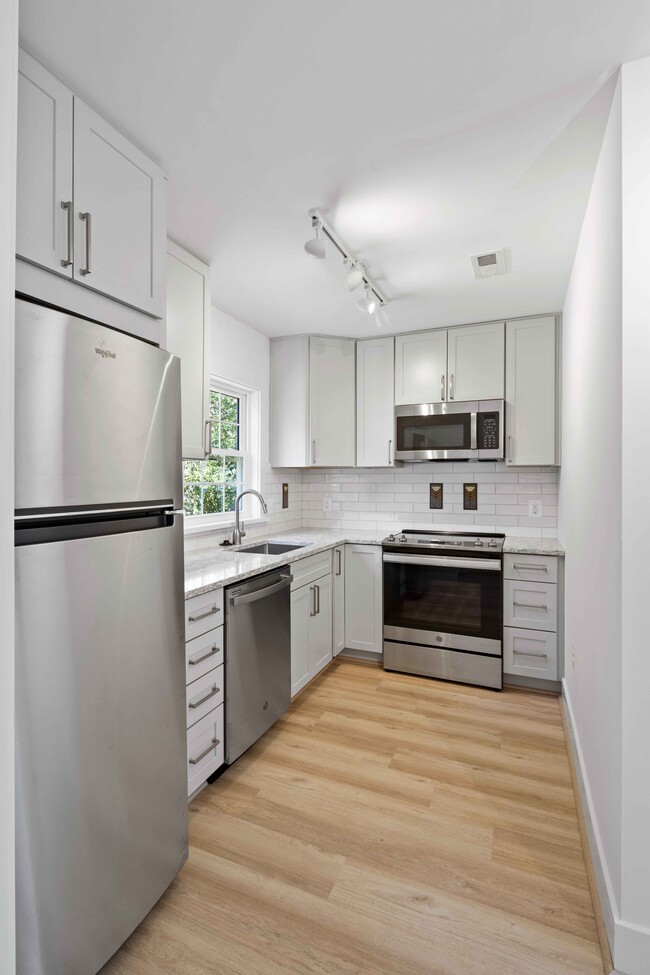 Foto del edificio - 633 N Kenmore St
