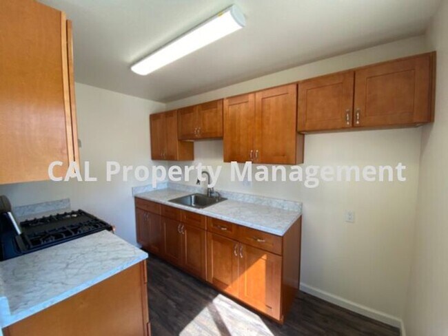 Building Photo - Newly remodeled 2-bedroom apartment!
