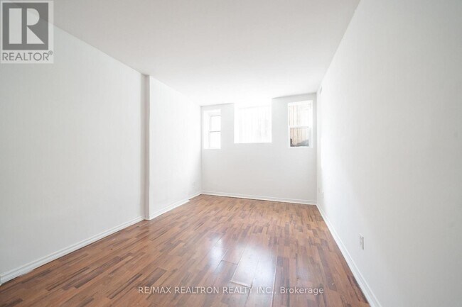 Photo du bâtiment - 414 Jarvis St