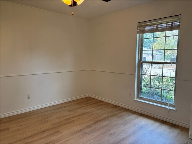 Building Photo - 20807 Union Park Dr