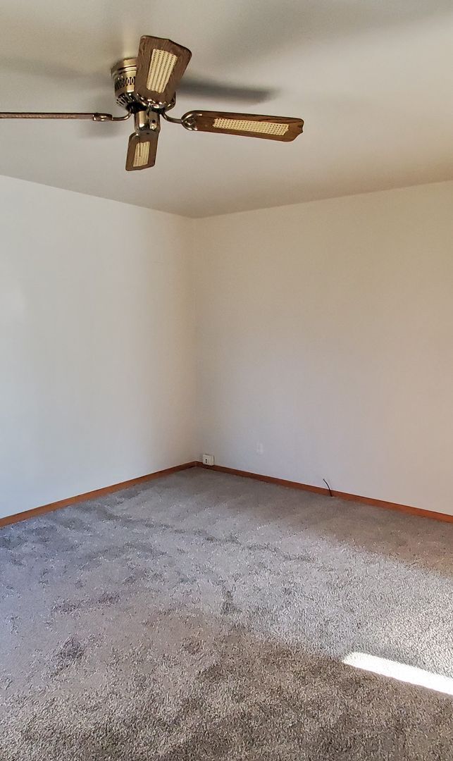 Building Photo - 1409-1411 Loreen Drive