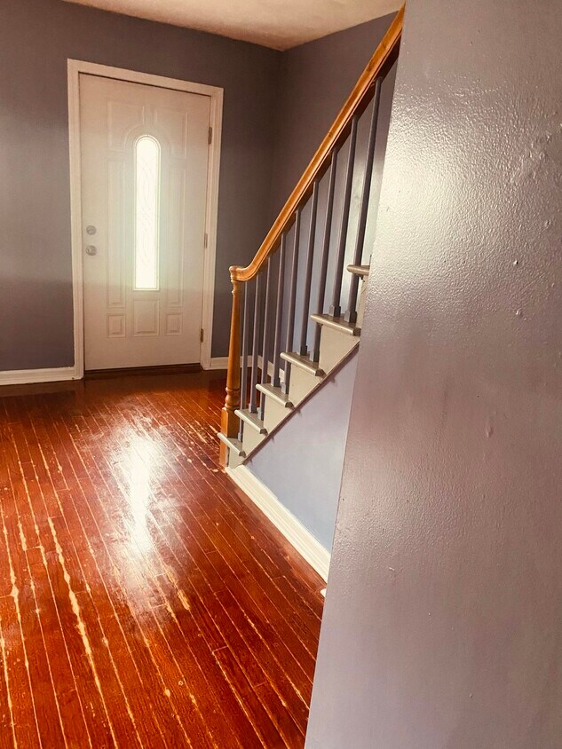 Primary Photo - 3 Claridge Ct