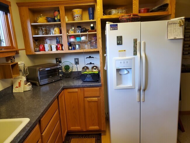 Kitchen - 48 Holly Hill Dr