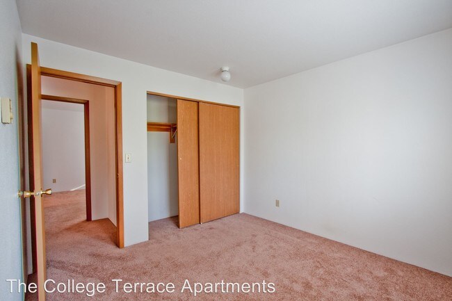 Foto del edificio - 4150-4004 W Fort George Wright Dr