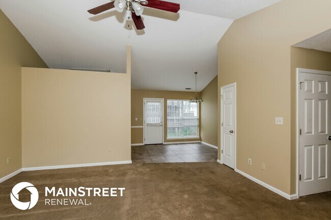 Building Photo - 2702 Faircroft Way