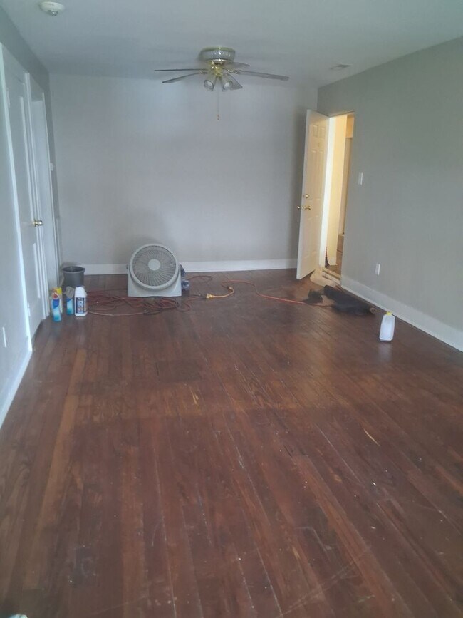 Foto del edificio - 1511-1513 Maple Avenue