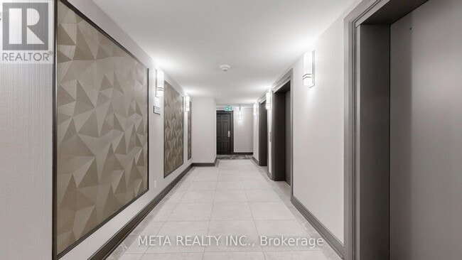 Building Photo - 115-2115 Omni Dr