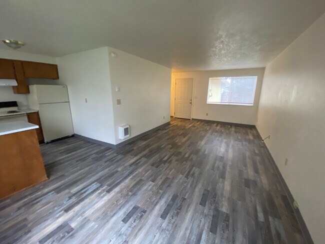 Foto del edificio - 2 bed 1.5 bath Gateway area duplex