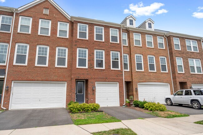 Foto del edificio - 42298 Lancaster Woods Sq