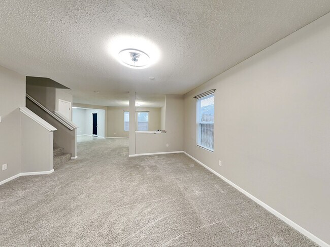 Foto del edificio - 8147 Retreat Ln