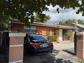 Building Photo - 311 NE 57th St