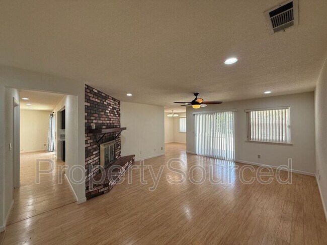 Foto del edificio - 1444 Snead Ct