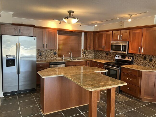 Foto del edificio - 201 W Laurel St