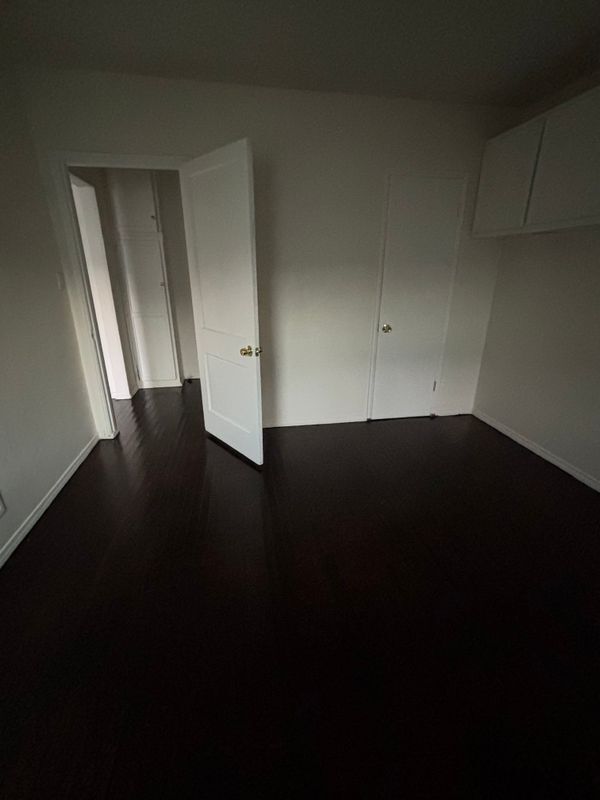 Foto del edificio - 318 E 99th St