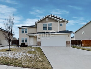 Building Photo - 2551 N Hose Gulch Ave