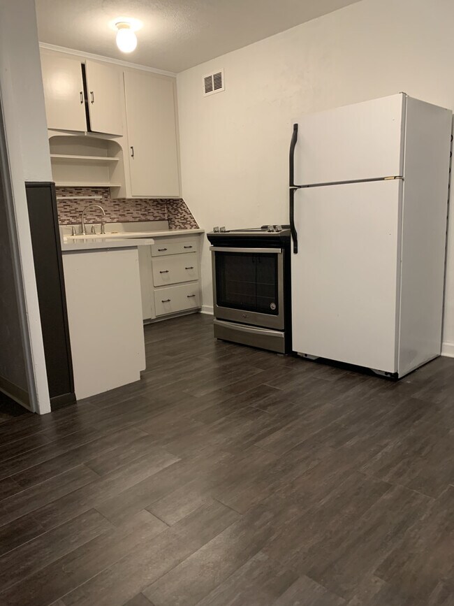 Building Photo - 1408 N Jefferson St