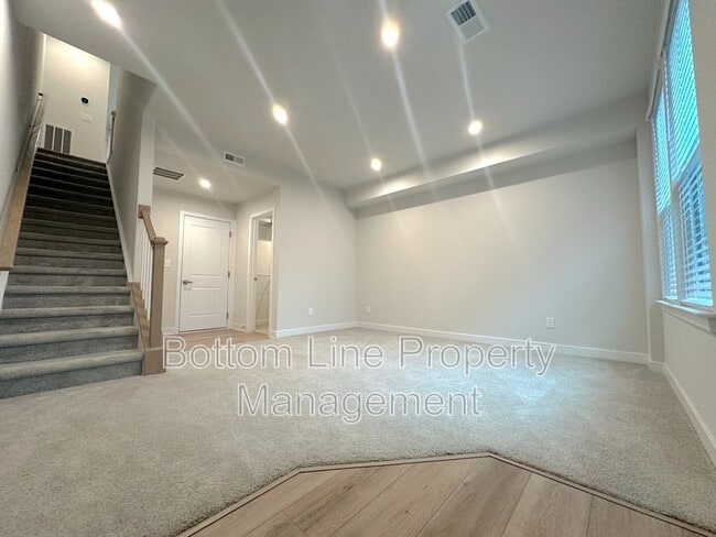Building Photo - 460 Spearfield Ln