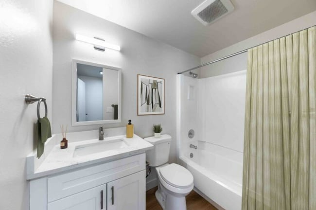 Building Photo - 1617 N Virginia St